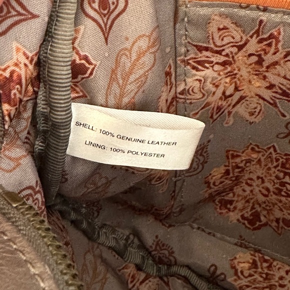 HOBO Gray Round | Circular Leather Crossbody Purse - Picture 8 of 13